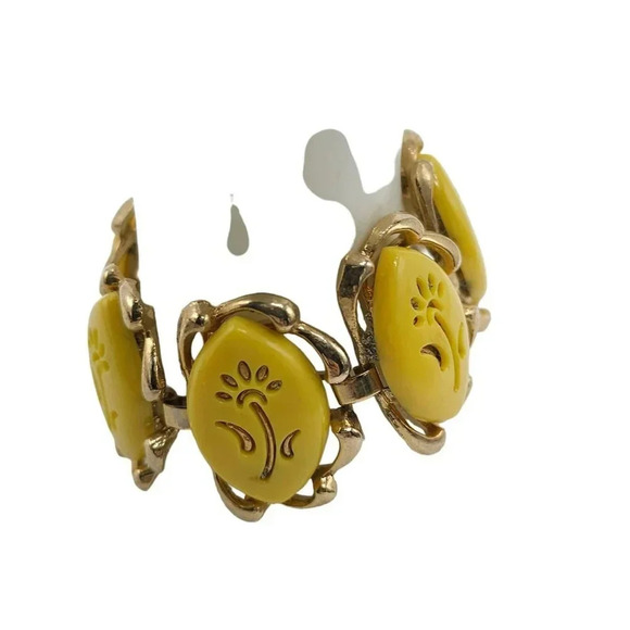 Yellow Lucite Thermoset Flower Bangle Bracelet Fold-Over Clasp Gold Tone Vintage - Picture 2 of 8